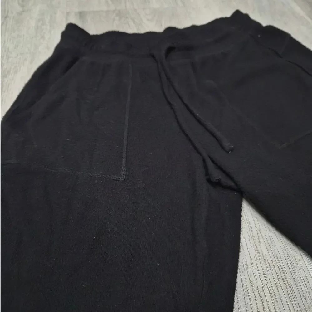 Alo Yoga Black Joggers Size M